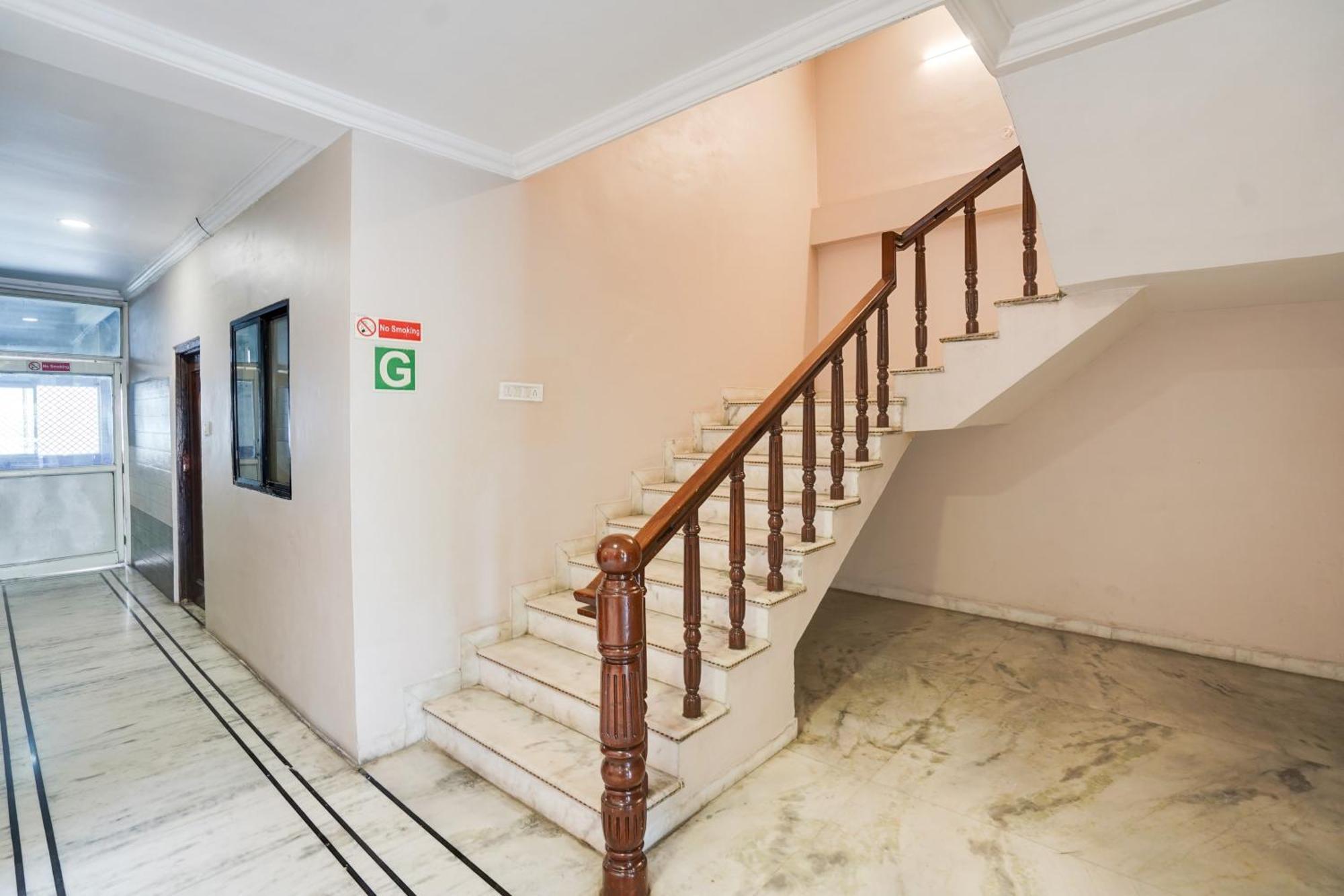 Super Hotel O Pithampur Formerly Ganga Residency Akolia Exterior foto